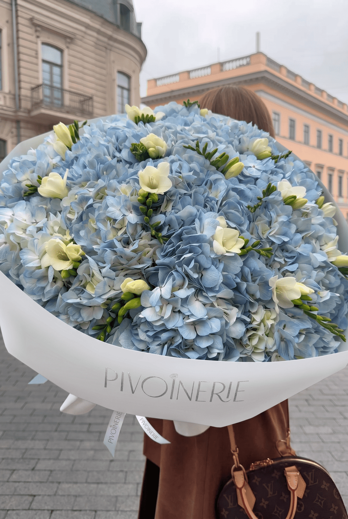 Blue Whisper - PIVOINERIE